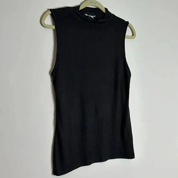 Urban Outfitters Black Sleeveless Top - Picture 2 of 6